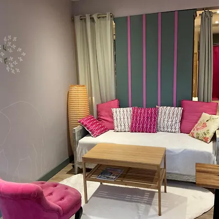 Maisonnette Cosy Ajna アパート *
